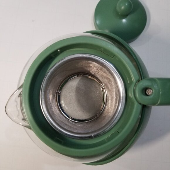 Tea maker (2 total). One in green and the other in ligher green - Picture 9 of 11